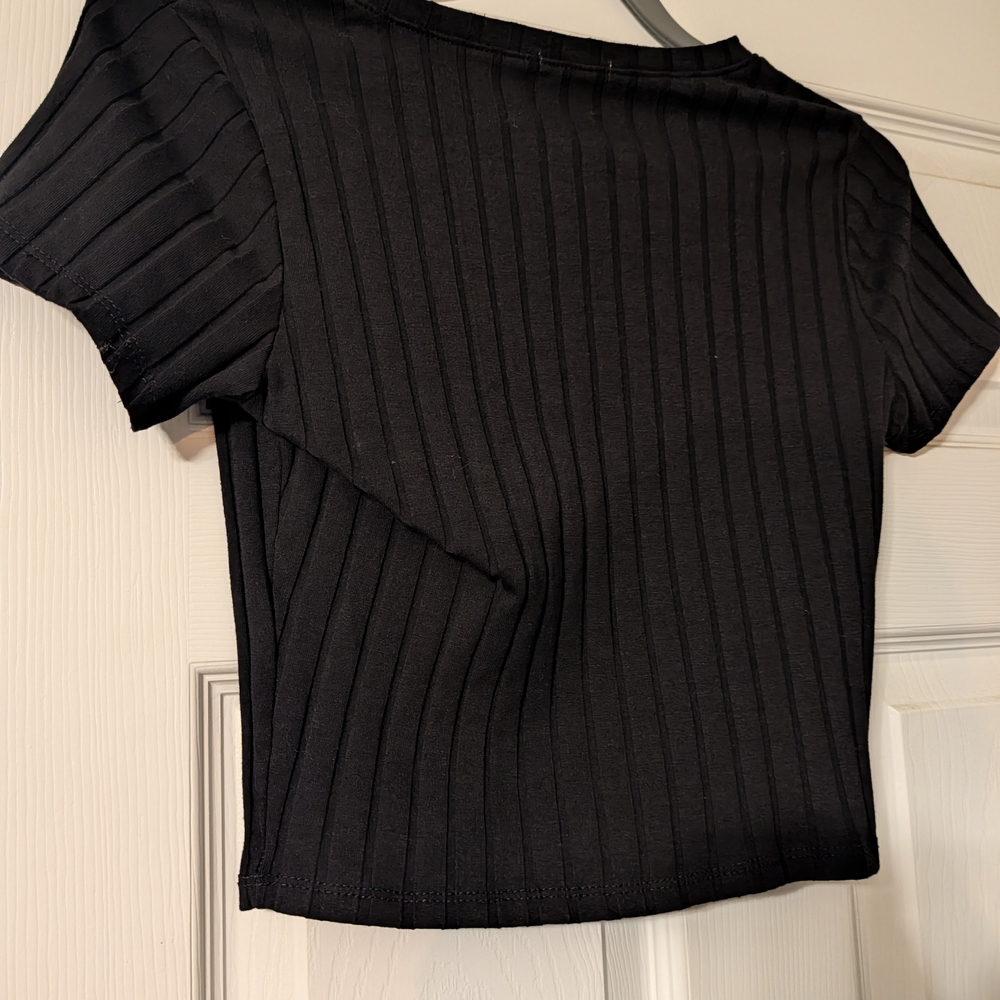Bozollo Black 🖤 Ribbed Top | Basic | Corporate Goth - Picture 4 of 5
